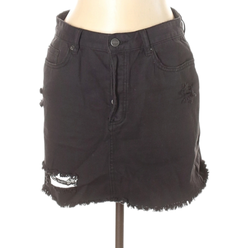 Amuse Society Denim Skirt Size L Distressed Faded Black Frayed‎ Hem